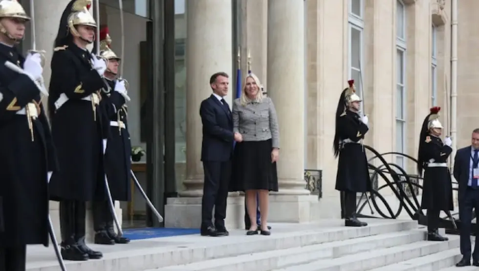 (ФОТО) Цвијановић са Макроном: Неопходно да се пониште механизми страног интервенционизма у БиХ