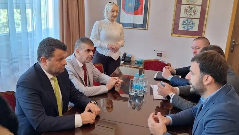 састанак Јавор