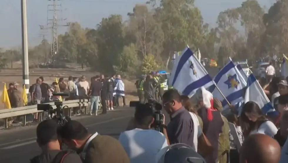 Hamas oslobađa taoce: Sedmoro predato Crvenom krstu, među njima Alon Ohel