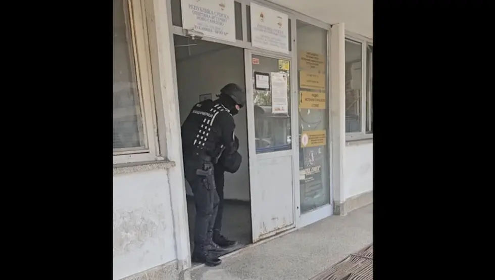 (ВИДЕО) Пурковић спроведен у Тужилаштво: Осумњичен због паљења возила Вукадина и Југовића