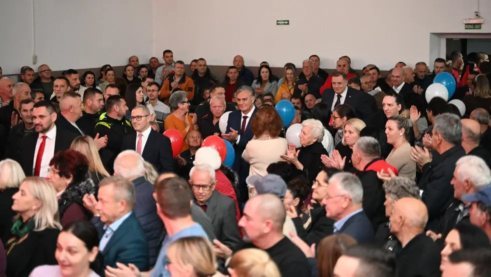 Додик: Прњавор је огледало привредног напретка Српске, а избор Карана гаранција сигурне будућности