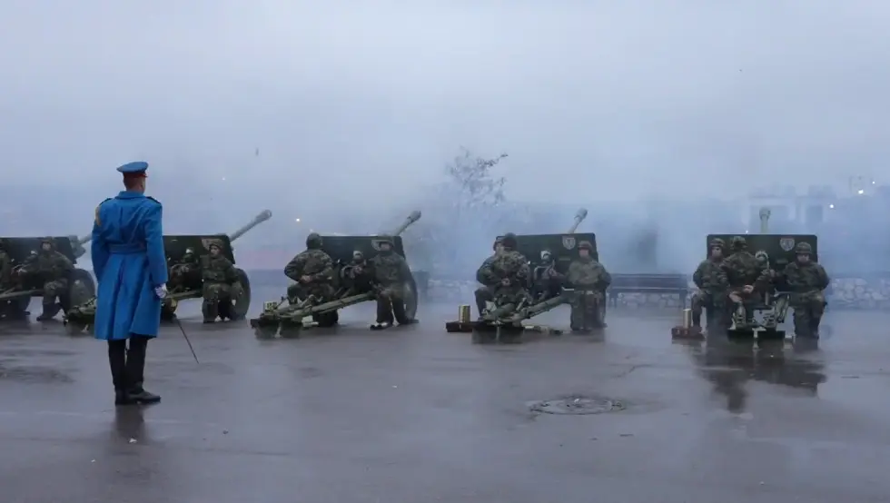 Почасна паљба Србија