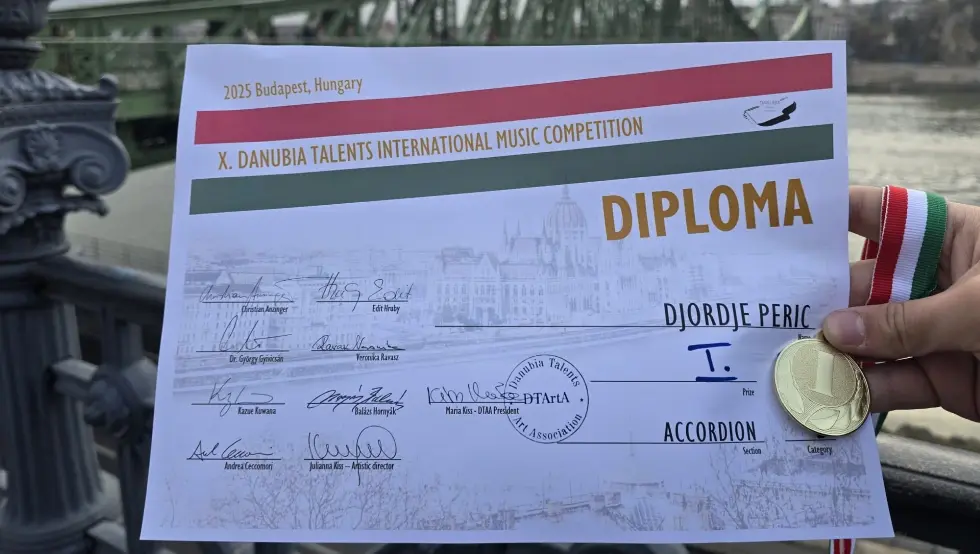 Ђорђе Перић диплома