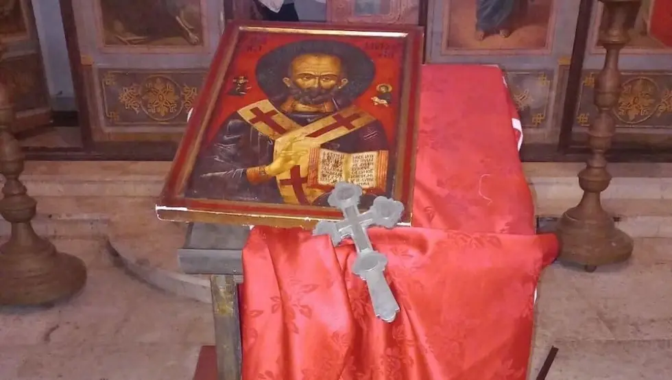 Оскрнављен храм