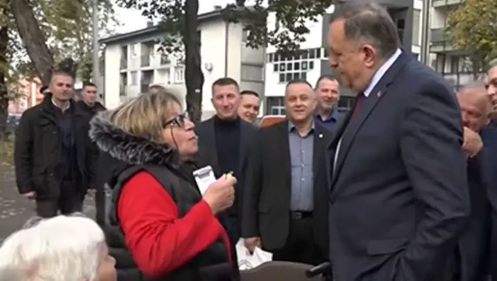 Занимљив сусрет Додика и пензионерке из Теслића