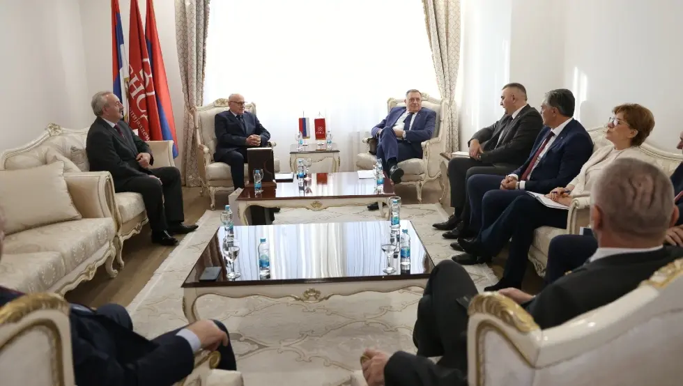 Додик и пензионери