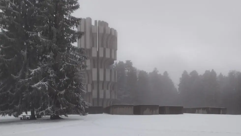(ФОТО) Снијег пао и на Козари