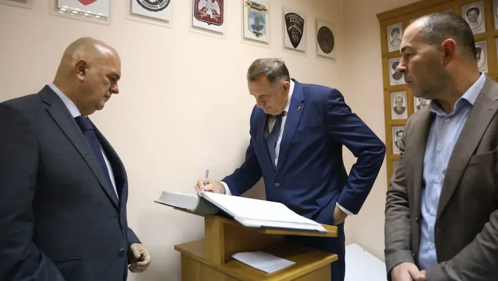 Милорад Додик