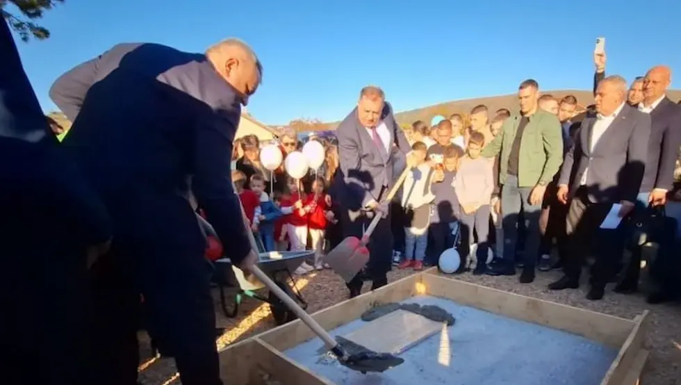 Додик и Минић положили камен темељац за изградњу новог вртића у Билећи