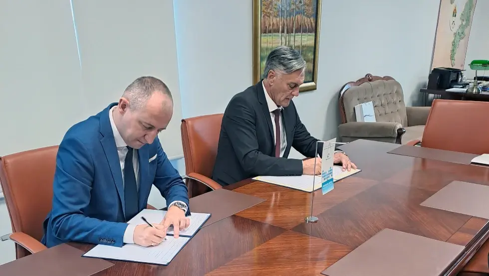 потписан уговор