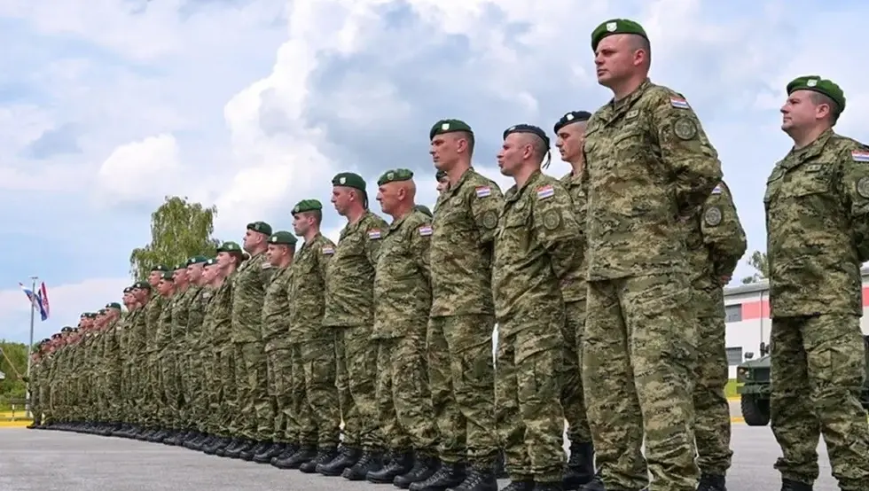 И држављани БиХ ће морати служити војни рок у Хрватској