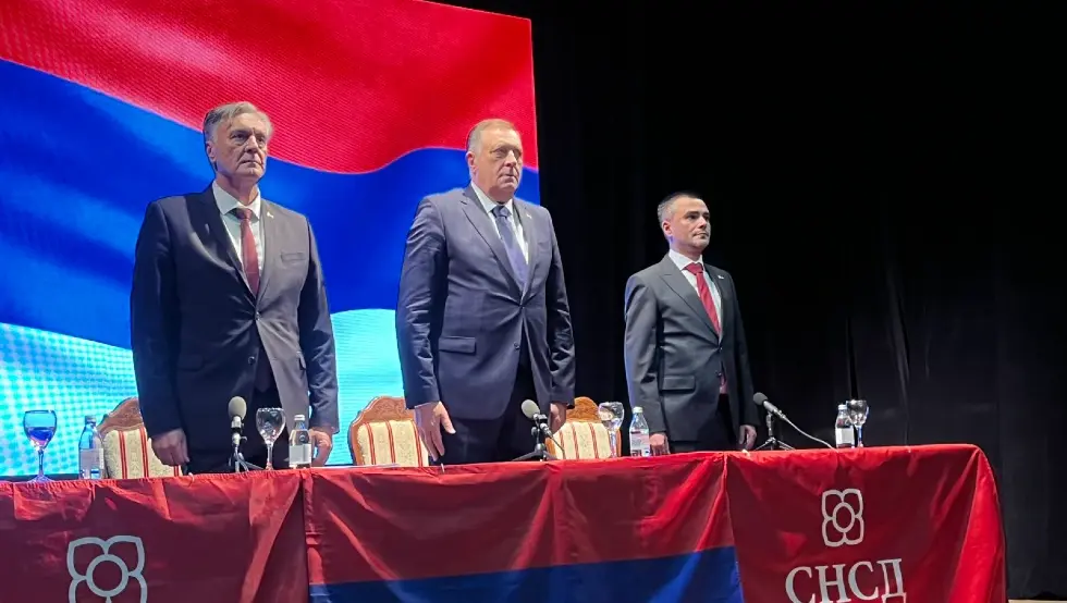 Каран: Народ прије три године изабрао "народног предсједника"