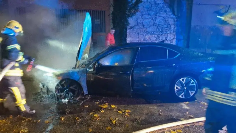 Марио Кордић запаљено ауто