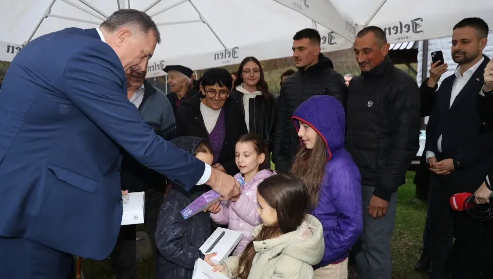 Додик и Каран у Лопарама