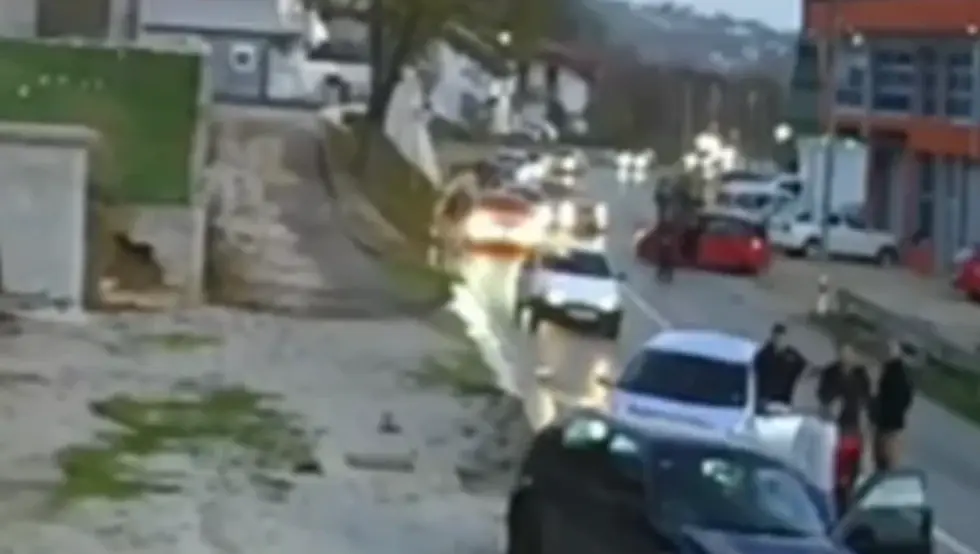 Велика Кладуша: Изазвао два удеса и потукао се