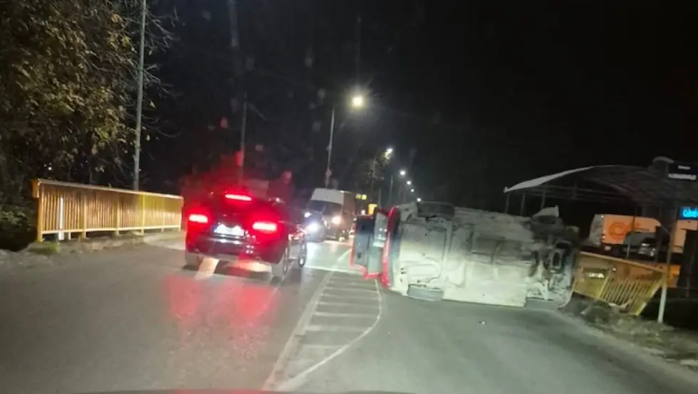 (ФОТО) Удес у Клашницама, преврнуо се аутомобил