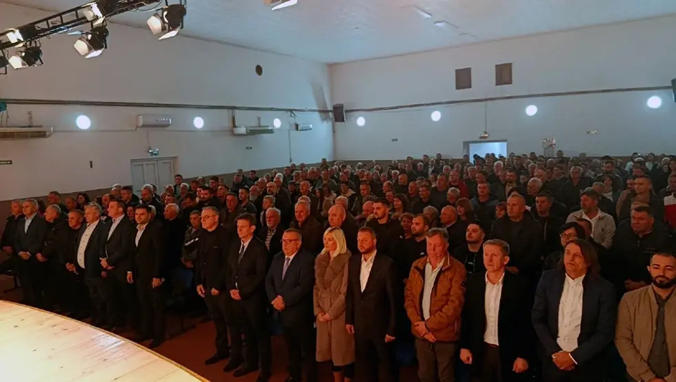 Предизборни скуп СДС-а у Прњавору