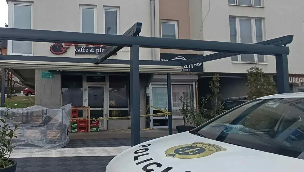 Пожар у Сарајеву: Бензином полио кафић и побјегао?