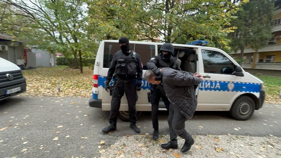 (ВИДЕО) Четворица инспектора из Добоја спроведени у Тужилаштво