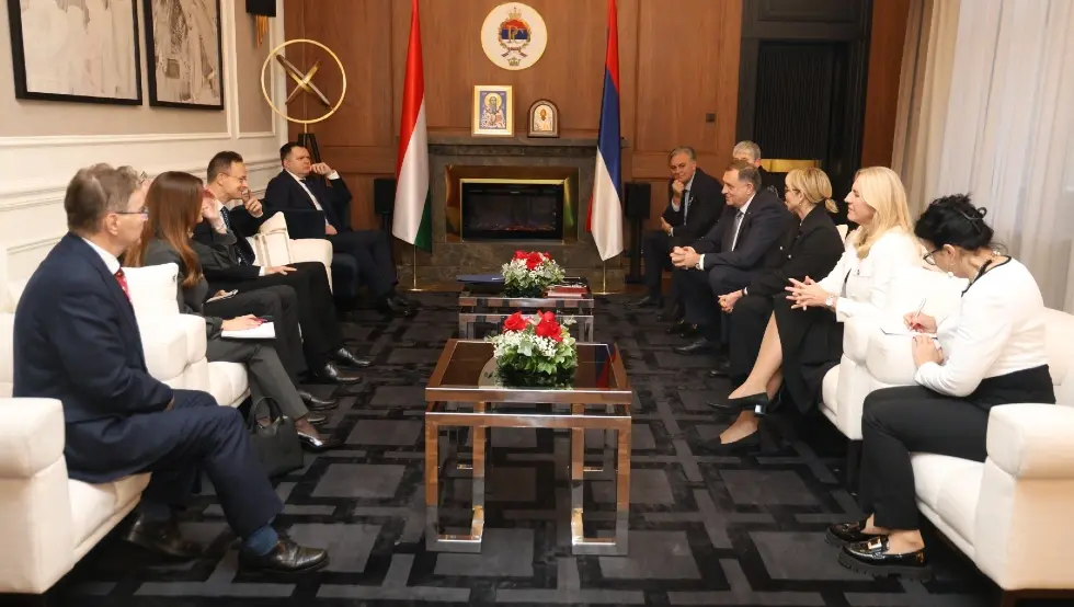 (ФОТО) Сијарто стигао у Палату Републике