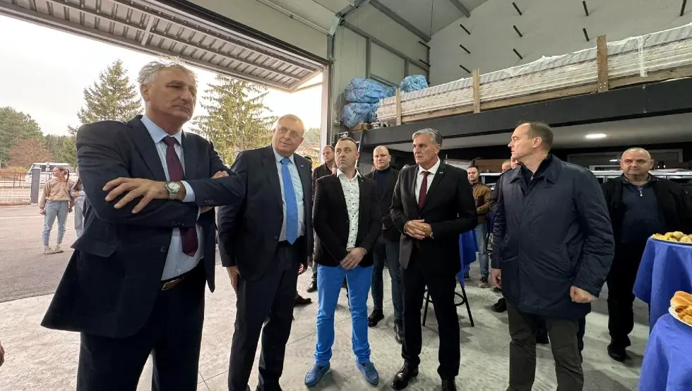 Додик и Каран у Невесињу разговарали са привредницима