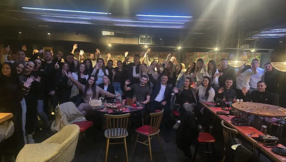 (ФОТО) Млади Бањалуке дали подршку доктору Ђајићу