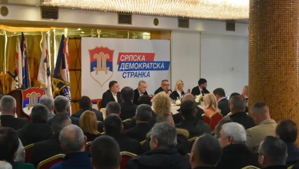 СДС бира предсједника: На сједници присутни Вукановић и Тривић, нема Миличевића и Станивуковића