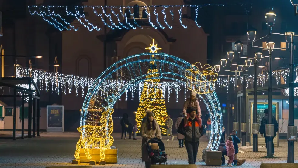 ПАЛЕ окићене