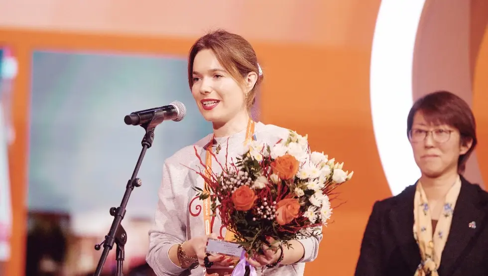 Ђина Весић Русија