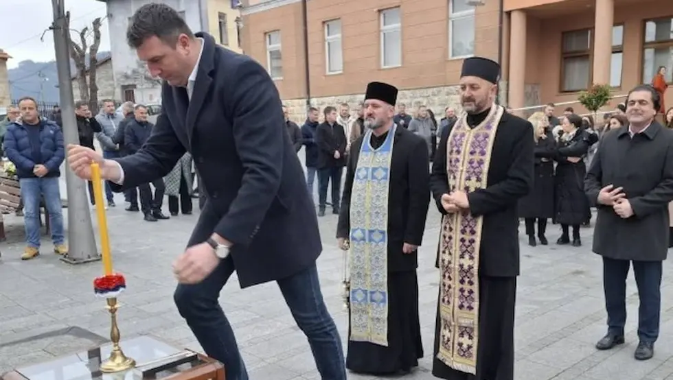 Споменик Мркоњић Град