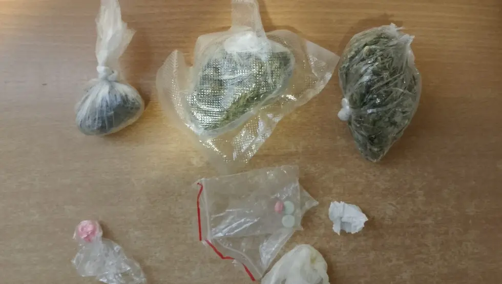 САЗНАЈЕМО Акција "Фабиа" у Градишци: Приведено више лица, пронађена дрога