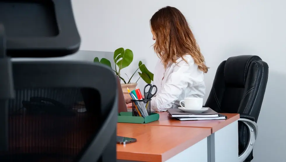 жена на послу