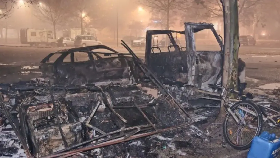 Држављанину БиХ изгорио кампер, полиција остала у шоку кад су схватили ко је