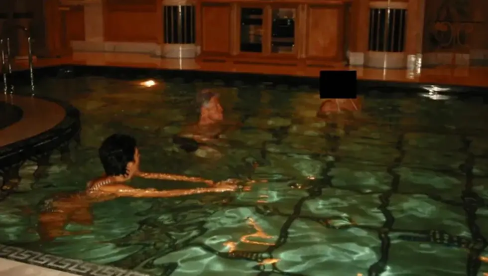 Клинтон са непознатим женама