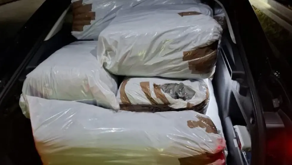 Пало кријумчарење у Рудом: У “шкоди” пронађено 13 врећа текстила