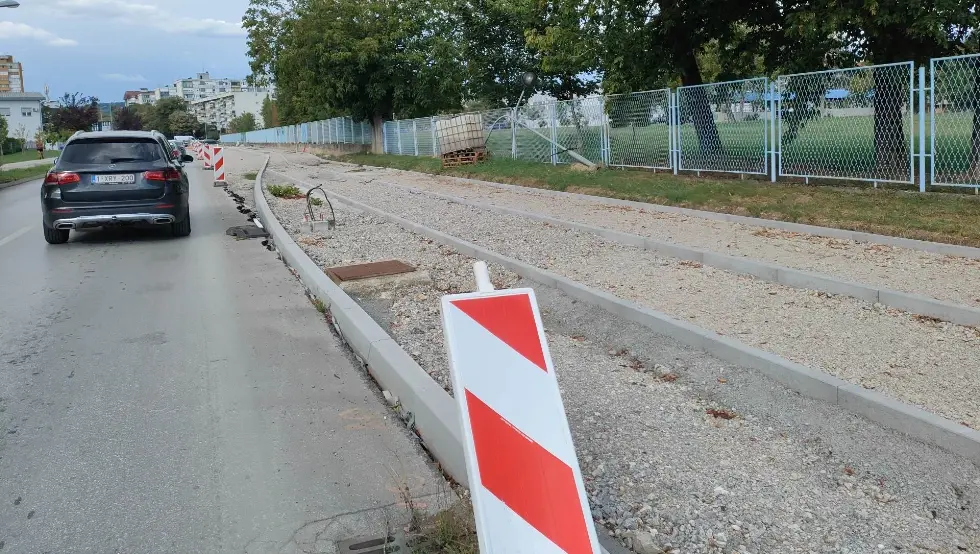 раскрсница код АУДИ сервиса