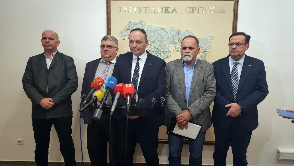 Станковић: Без договора о повећању плата, наставићемо разговоре