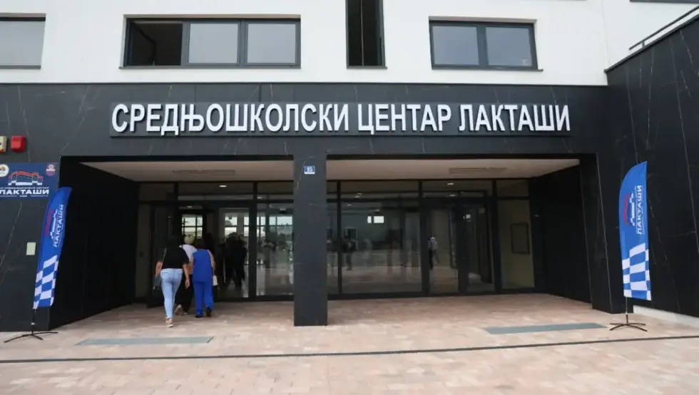 Раскинут уговор о раду професору осумњиченом за педофилију