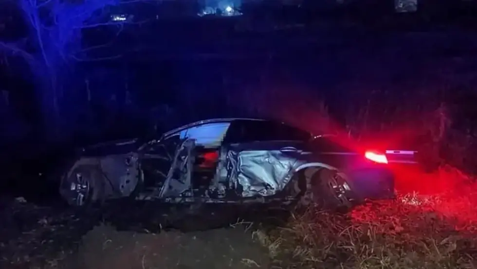 Ауто слетио са пута код Бијељине: Двије особе повријеђене, ухапшен пијани возач