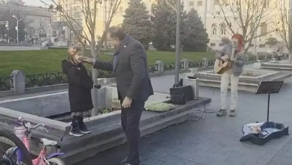 Додик: Празници су у дјечијем осмијеху и у тренуцима који се не планирају