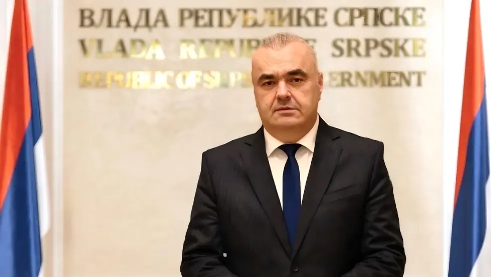 Стевановић одговорио Станивуковићу: Град и пројекти - ипак превелик залогај за средњошколца