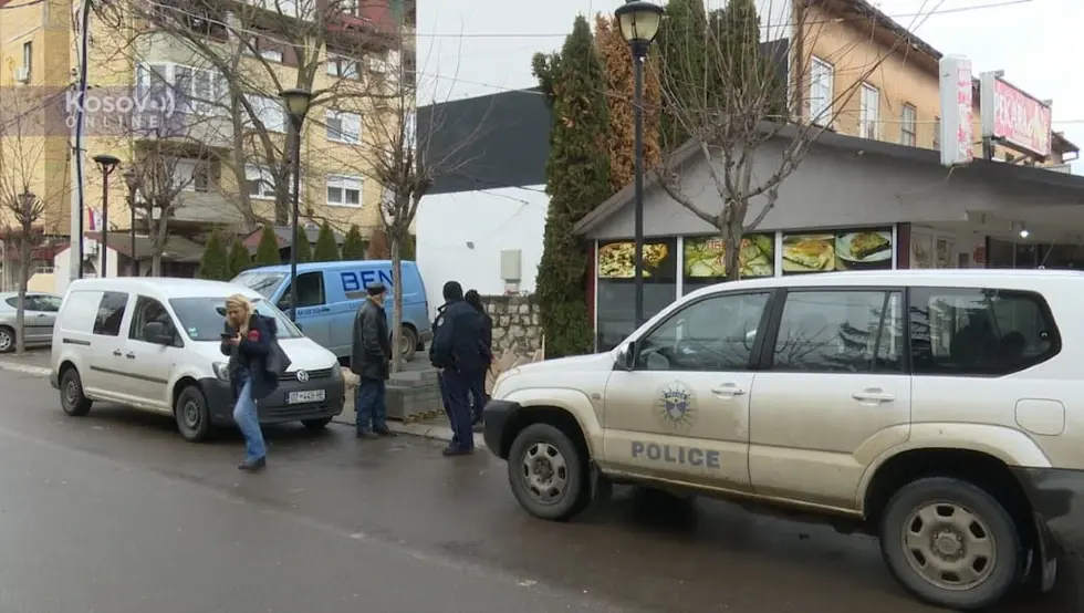 Нова провокација у Звечану: Уклоњена биста Богдана Раденковића