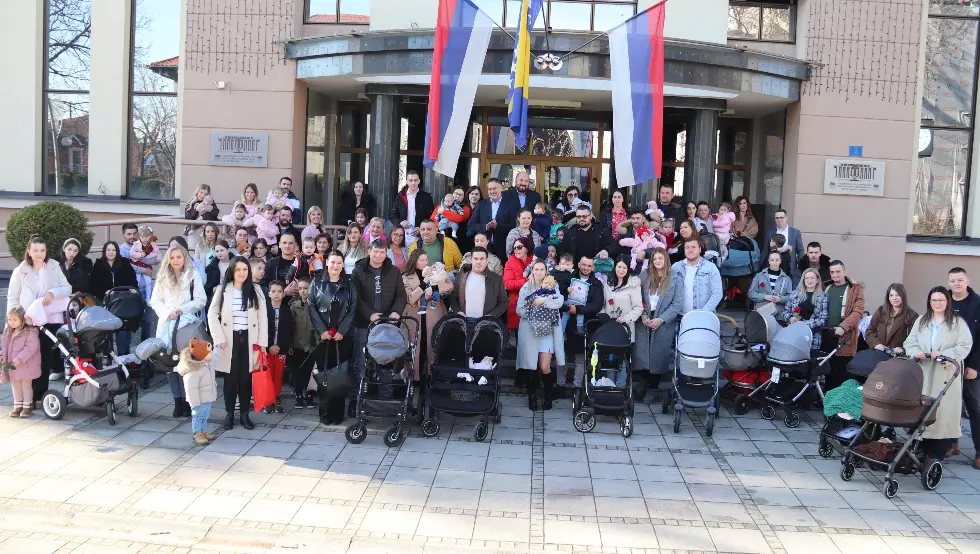 Бебе Дервента