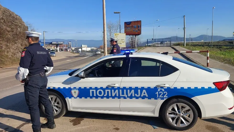 Полиција скуп Сребреница