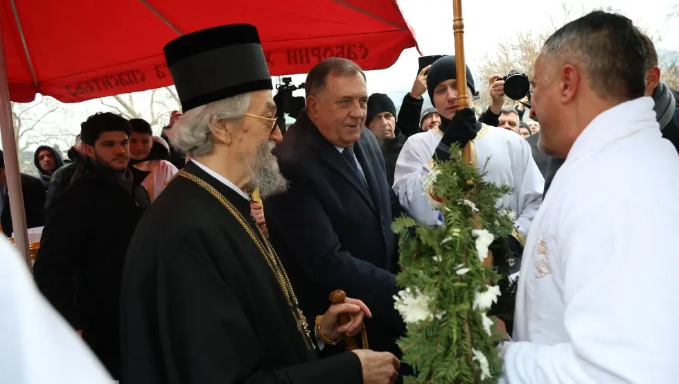 Богојављење  пливање за часни крст