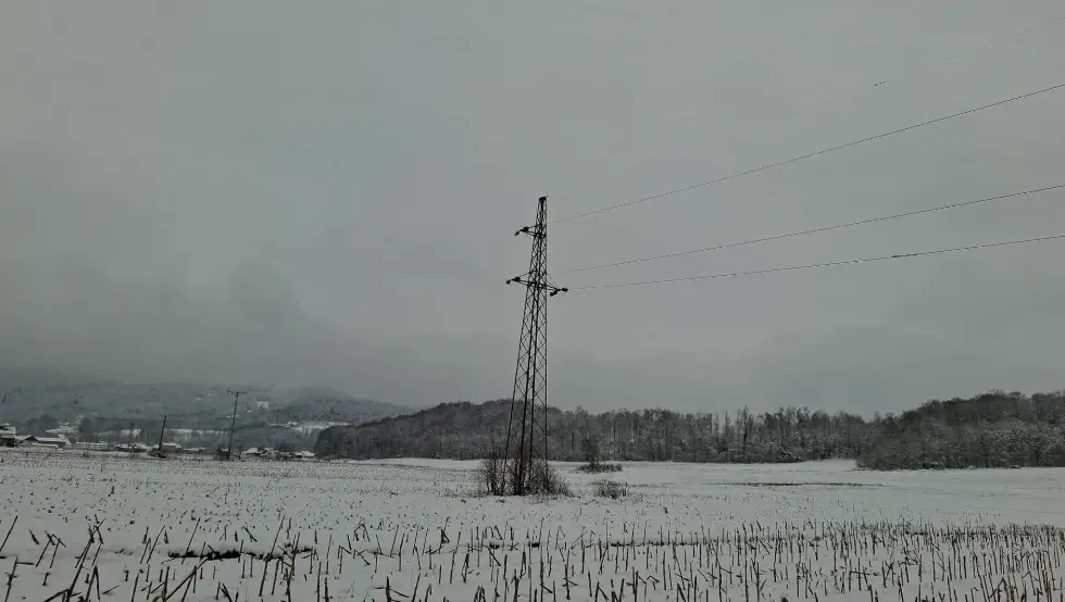 Снијег узрокује кварове на електромрежи у Новом Граду