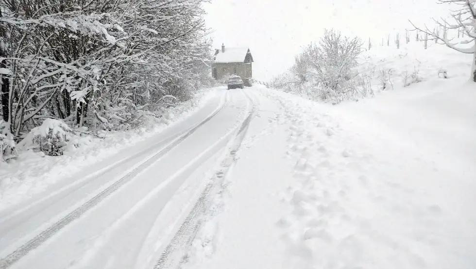 Лопаре снијег