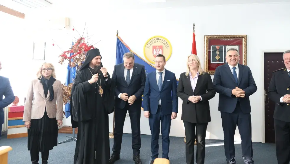 (ФОТО) У касарни "Козара" пријем поводом православног Божића: Присуствују званичници Српске