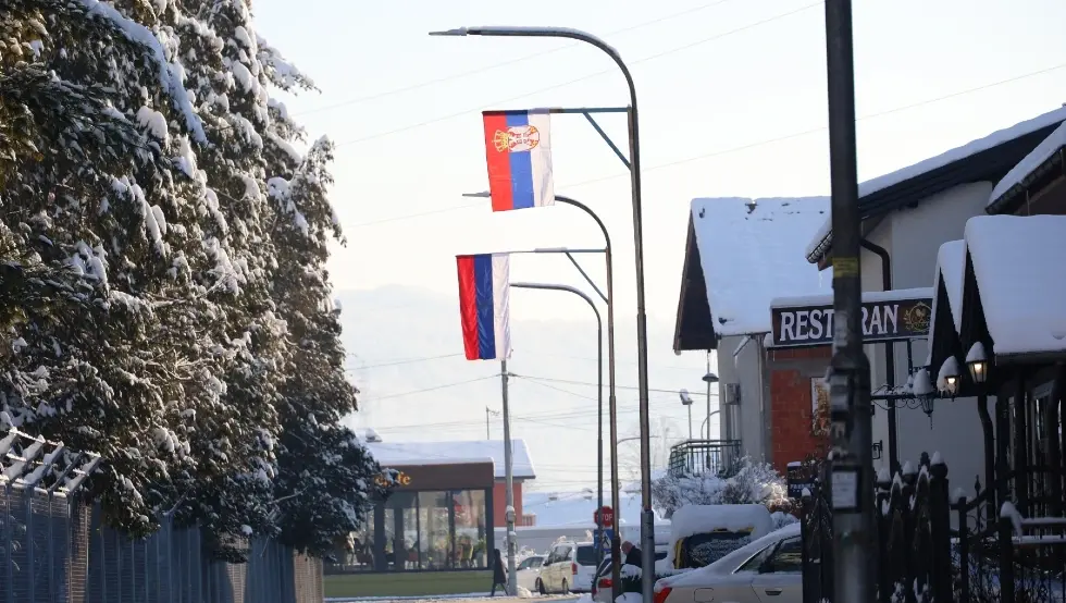 (ФОТО) Бањалука украшена заставама Републике Српске и Србије