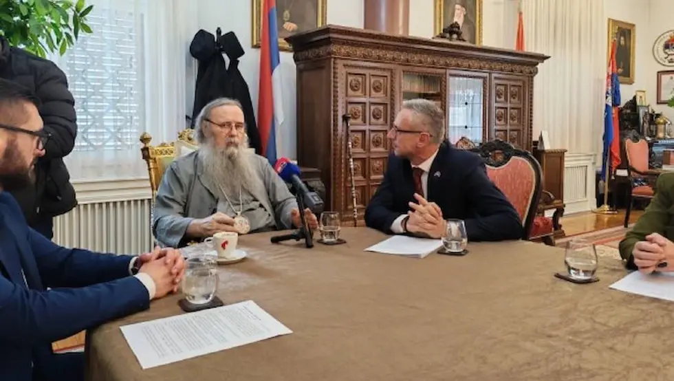 Остојић са митрополитом Фотијем: Радити на слози и јединству српског народа